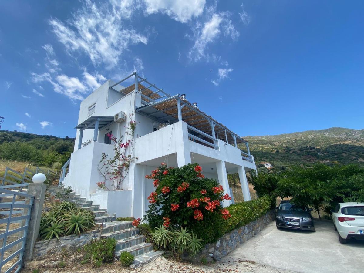 Agnanti Holiday home *